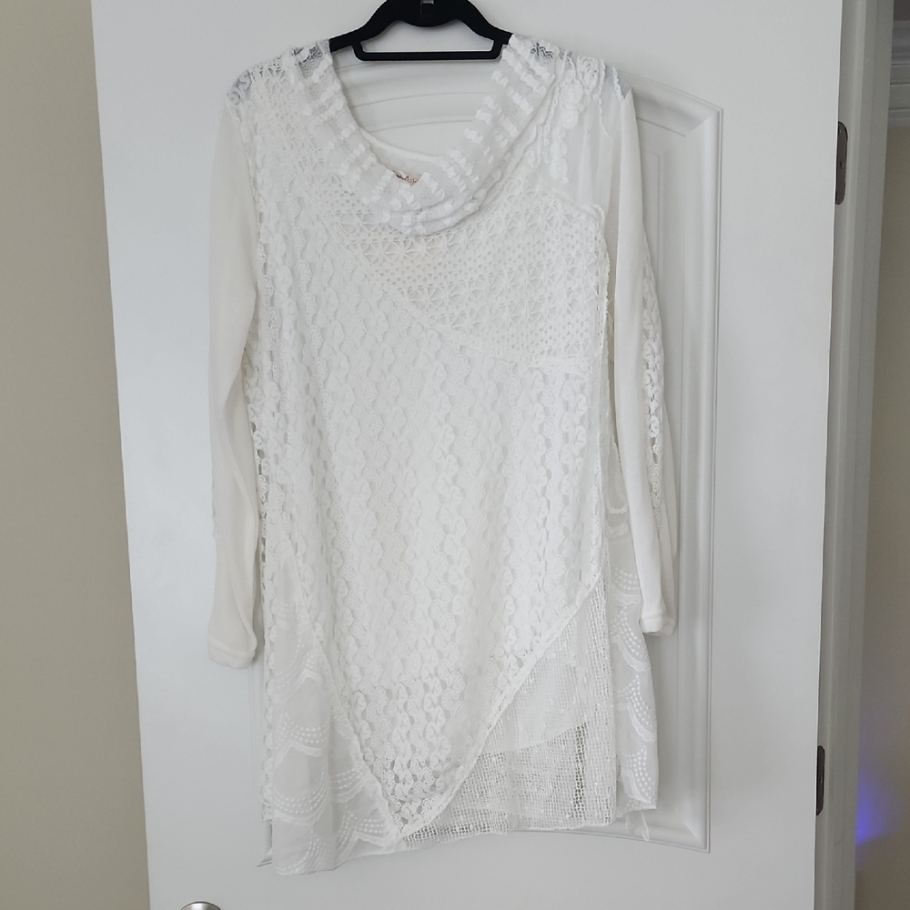 Simply Couture White Lace Tunic Top